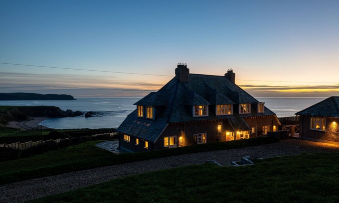Thurlestone House | Amber Tide - a house that sleeps 8 guests in 4 bedrooms
