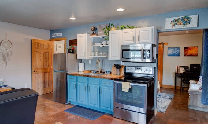 Kalispell Condo | Amenities Galore & Bikes Included! Salt H2O Hot Tub