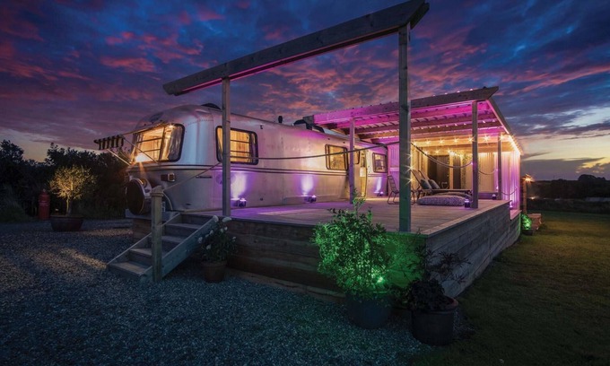 Tiers Cross Apartment | American Airstream - Blossom Farm - Tiers Cross