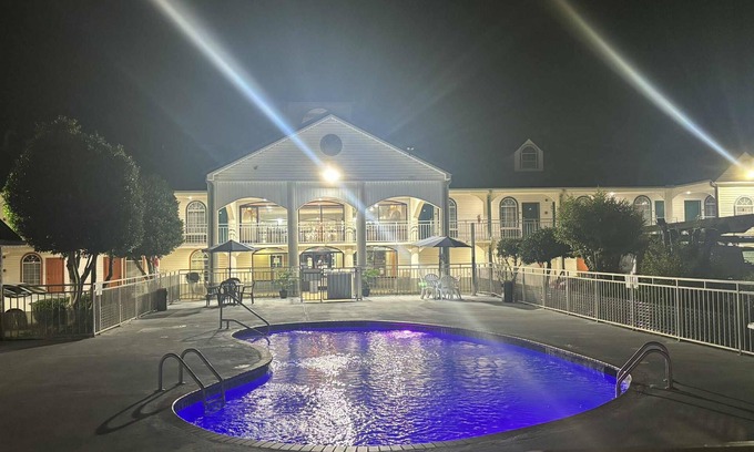 Henderson Hotel | Americana Inn