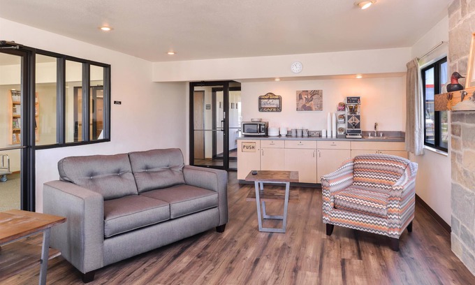 Missouri Valley Hotel | Americas Best Value Inn Missouri Valley