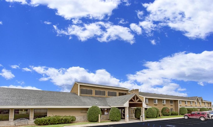 Dickinson Hotel | AmericInn by Wyndham Dickinson