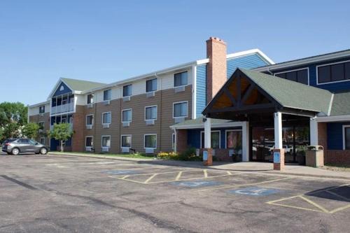 Kearney Hotel | AmericInn by Wyndham Kearney