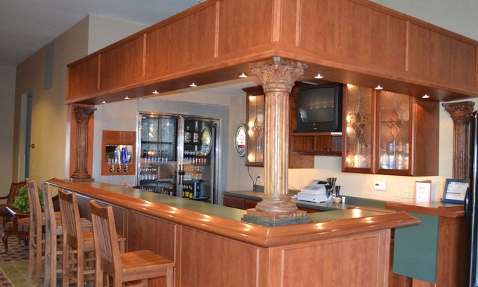 Maquoketa Hotel | AmericInn by Wyndham Maquoketa