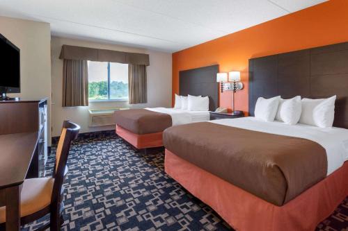 Weston Hotel | AmericInn by Wyndham Wausau