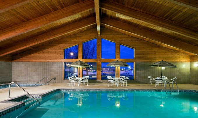 Worthington Hotel | AmericInn by Wyndham Worthington