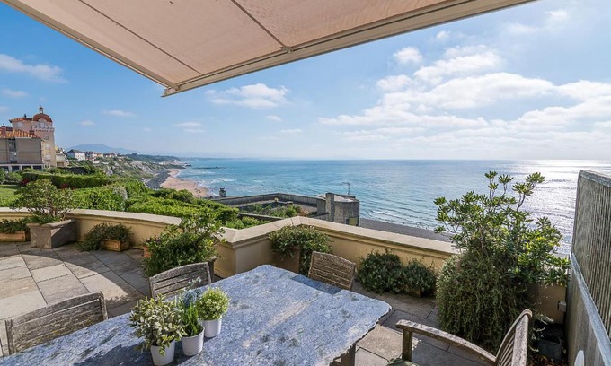 Biarritz City Centre Apartment | AMETSA, luxury flat, terrace and wonderful seaview, in Biarritz