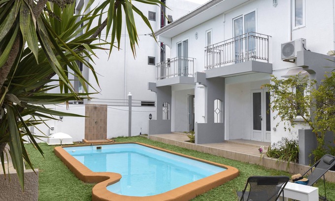 Bain Boeuf Apartment | AMIS Chandler - Two Bedroom Apartment, Sleeps 4