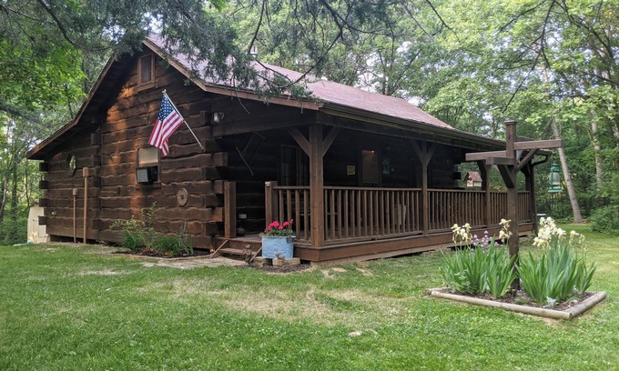Boscobel Cabin | Amish-Built Cabin in the Driftless Area