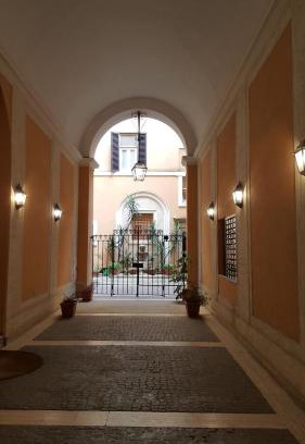 Rione VIII Sant'Eustachio Apartment | AmoRoma Francesca
