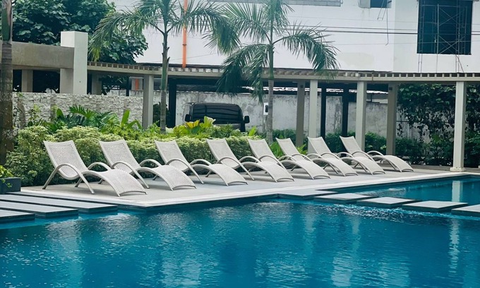 Bantud Hacienda Condo | Amourette's Studio at Mesaavirre Garden