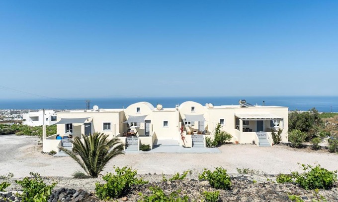 Santorini Apartment | Ampelos Executive Houses