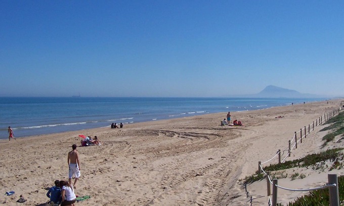 Oliva Apartment | Amplio, Apartamento en Playa de Oliva 70 mts del Mar. Restaurantes Supermercados