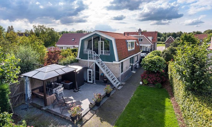 Den Ilp Apartment | Amsterdam Countryside met Airco ,Geweldig uitzicht, luxe keuken,wasmachine,droger,gratis fietsen