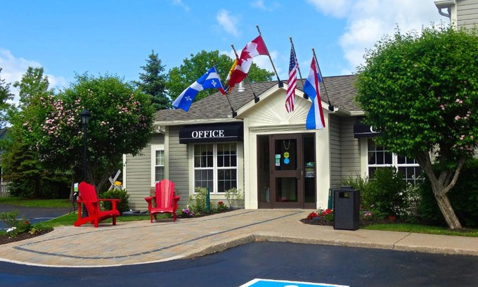 Sussex Hotel | Amsterdam Inn & Suites Sussex