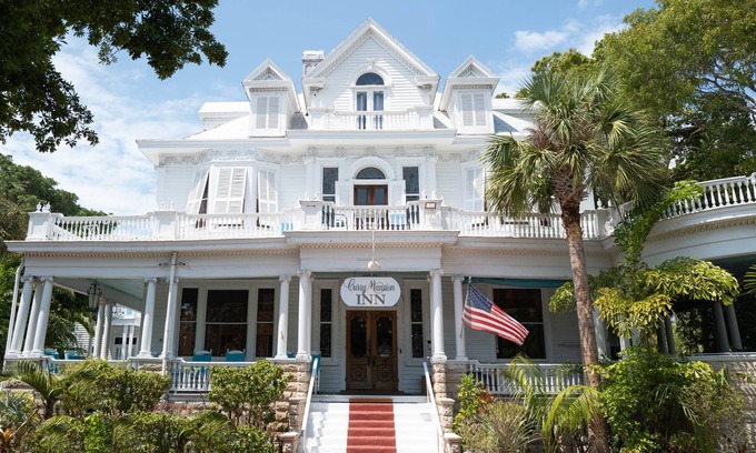 Historic Seaport House | Amsterdam's Curry Mansion Inn