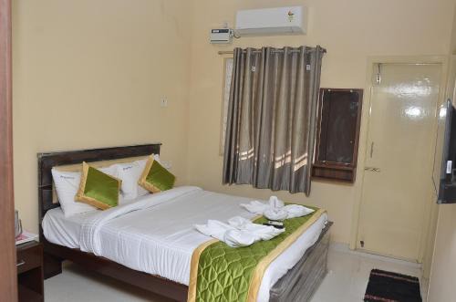 Allapakkam Hotel | Amutham Inn
