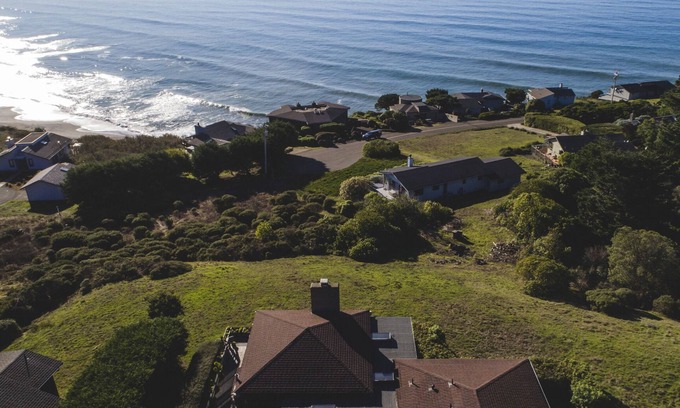 Manchester House | An Artist's Retreat Overlooking the Pacific