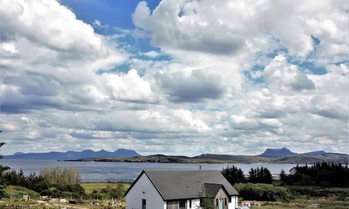 Laide Bed & Breakfast | An Cois Na Mara Bed & Breakfast