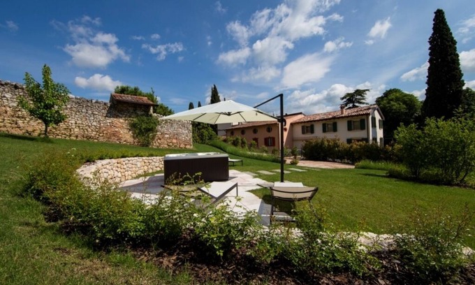 Grezzana House | an oasis of relaxation in the quiet of Valpantena