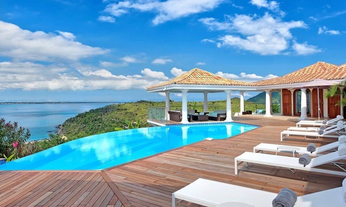 Grand Case Villa | An outstanding exclusive 4 bedroom villa with luxury comforts