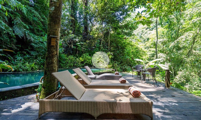 Ubud Villa | Anam Cara Villa, a stunning antique style & a nature sanctuary