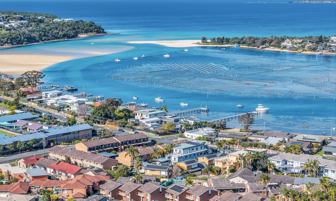 Merimbula House | Anchor Bell Apartments: (Sleeps 5)