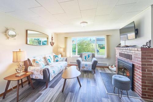 Long Beach House | Anchorage Cottages #9