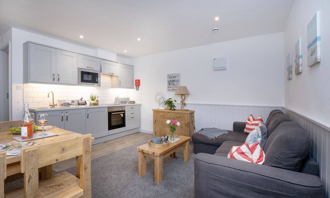Paignton Apartment | Anchors Away Apartment @ Sunnybeach