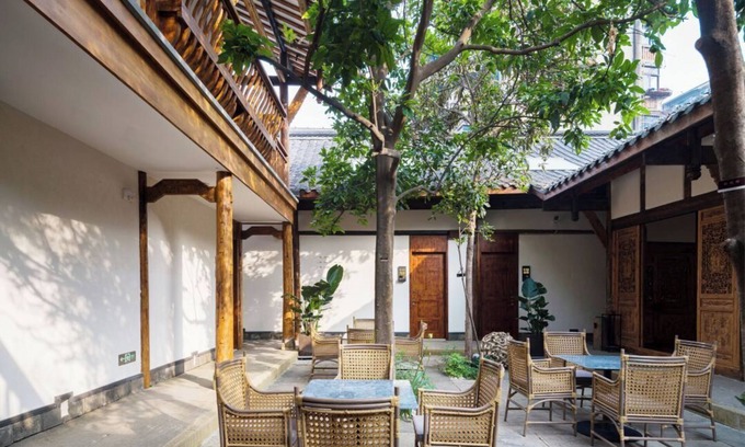 Chengdu City Centre Hotel | Ancient Charm Inn Chengdu