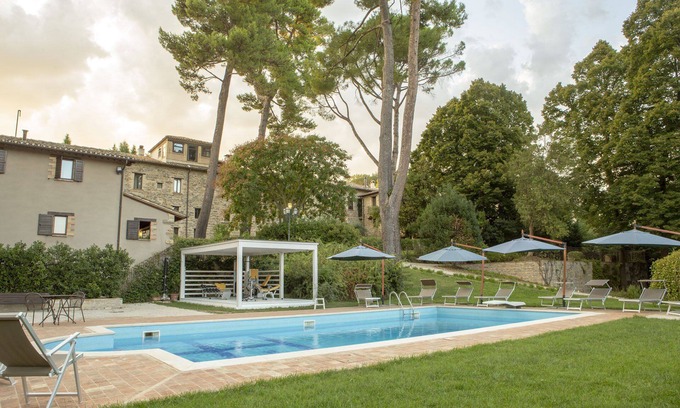 San Severino Marche Villa | Ancient noble country villa T with a pool belonging to the Coletti family