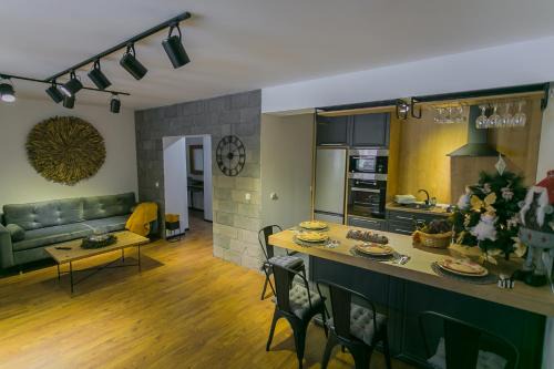 Azuga Apartment | Anda Apartment