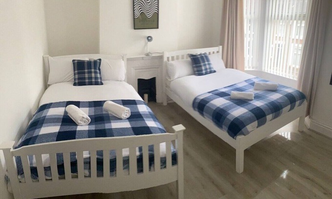 Anfield House | Anfield Haven for 6, free parking