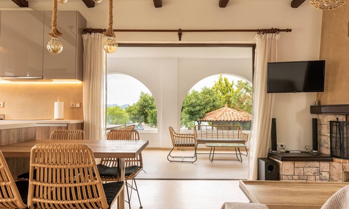 Kontos Apartment | Angela's House Luxury Apartment With Breathtaking sea View!