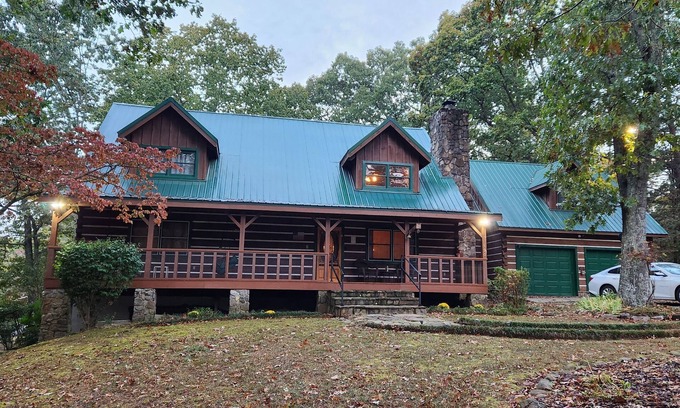 Lookout Mountain Cabin | 🏕️ Angels Cabin, Firepit, Pool Table, LKT Mountain - Chattanooga Dwtn15 min!