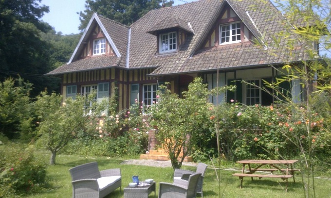 Offranville House | Anglo-Norman house near a listed mill, jacuzzi bath