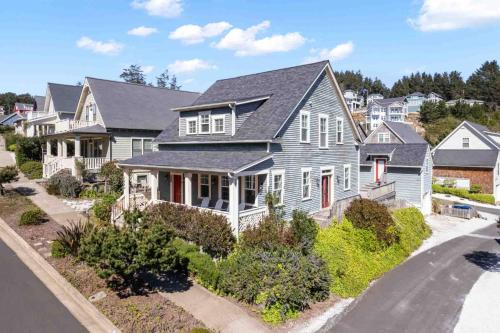 Otter Rock House | Ann and Kathy's Regal Seagull