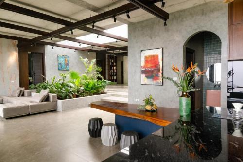 Hoa Binh Villa | Ann's Villa Hill Hoa Binh City