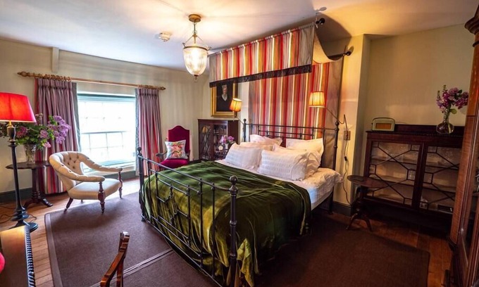Scunthorpe Other | Annex Suite: Sleeps 2