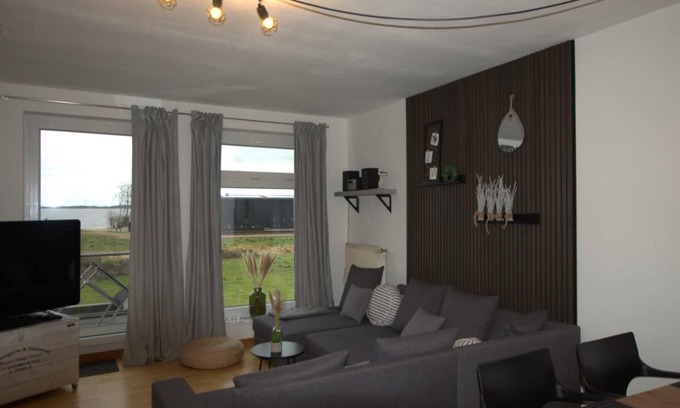 Lembruch Apartment | Anteros Dümmerblick Ferienwohnung mit Traumhaften Seeblick