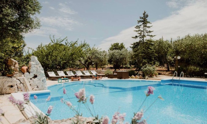 Coreggia House | Antica Tenuta Dei Trulli - Puglia 6 Bedroom, 2 House Estate, Private Pool & Wifi