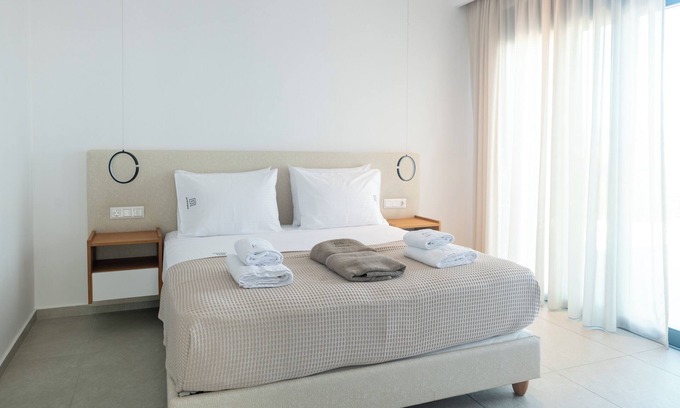 Kalamaki Villa | Antiope Retreat