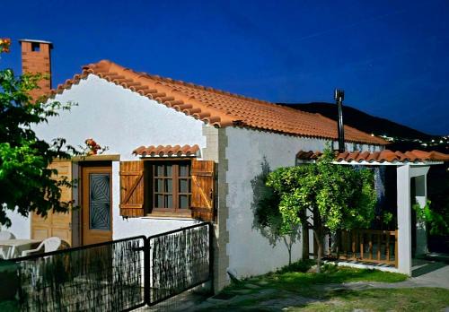 Sipiada House | Antoneiko house