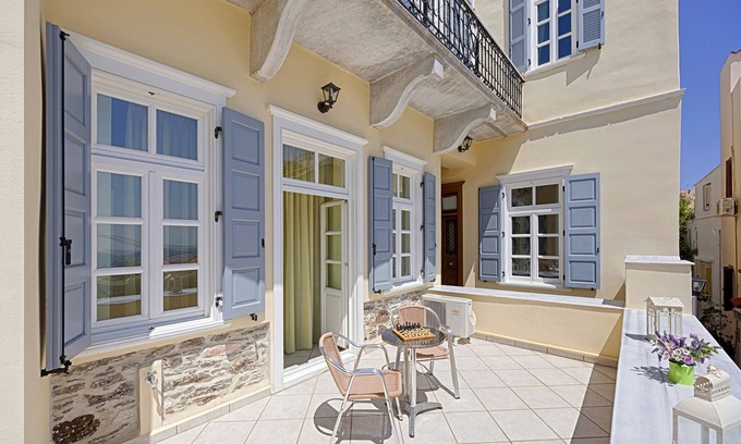 Ermoupoli House | Antouanetta Apartments