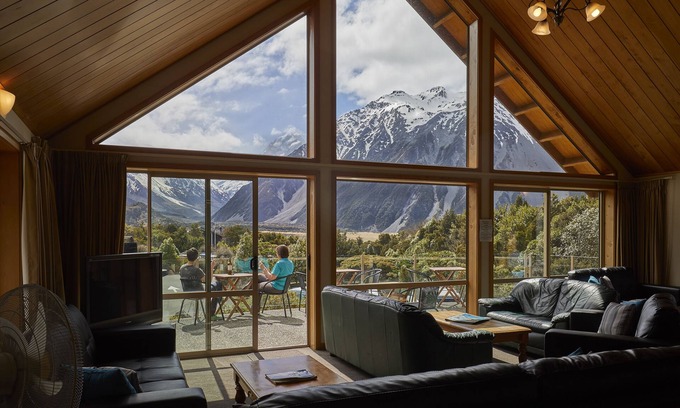 Mount Cook Village House | Aoraki Mount Cook Alpine Lodge