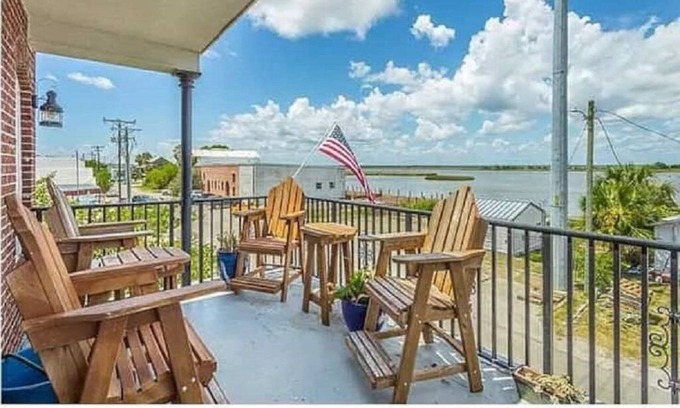 Historic Downtown Apalachicola House | Apalachicola Getaway on Water Street