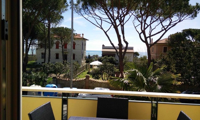 Castiglione della Pescaia Apartment | Apartment sleeps 4/5 50 mt from the sea with sea view terrace