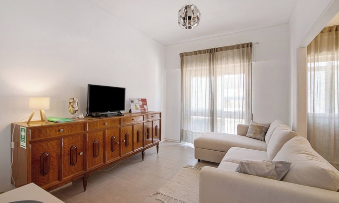 Vila Real Santo Antonio Apartment | Apartment 'Gaspar' with Balcony and Wi-Fi