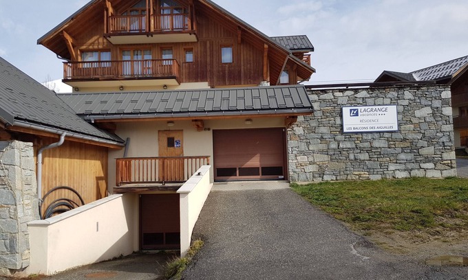 La Toussuire Apartment | Apartment 'Les Balcons Des Aiguilles' with Balcony