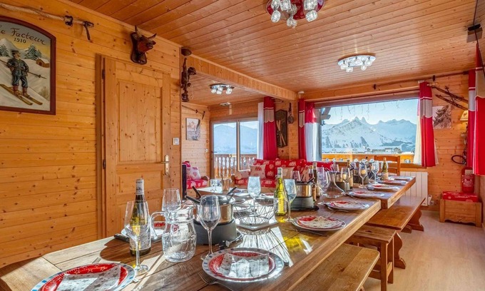 La Toussuire Ski Chalet | Apartment 'Duplex - Chalet - 15 Personnes' with Mountain View, Private Terrace and Wi-Fi